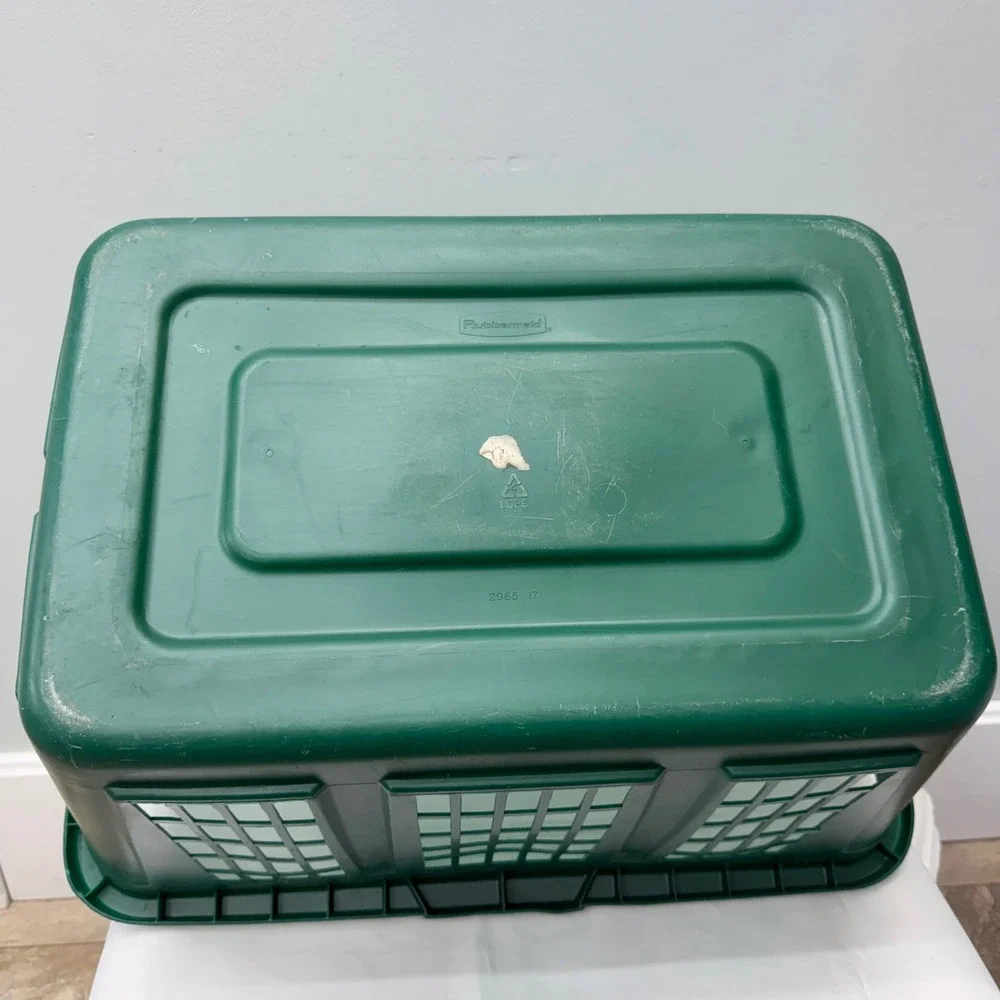 Rubbermaid vintage model